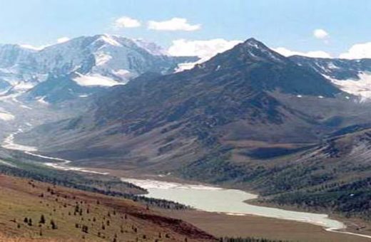 White river valley in Mongolia White river valley or Tsagaan gol